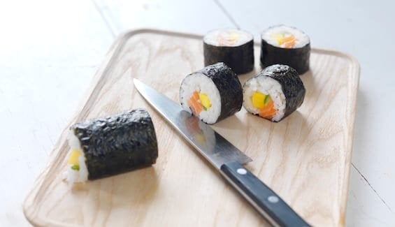 Maki sushi med laks