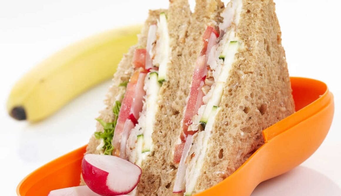 Sandwich med makrell og reddik