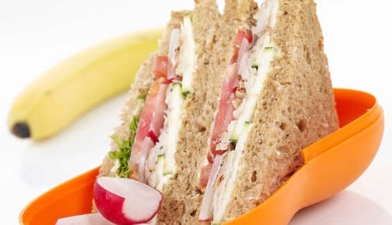 Sandwich med makrell og reddik