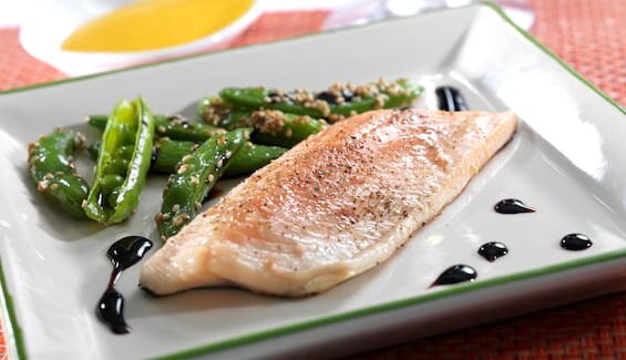 Ovnsbakt ishavsrøye med dijonhollandaise