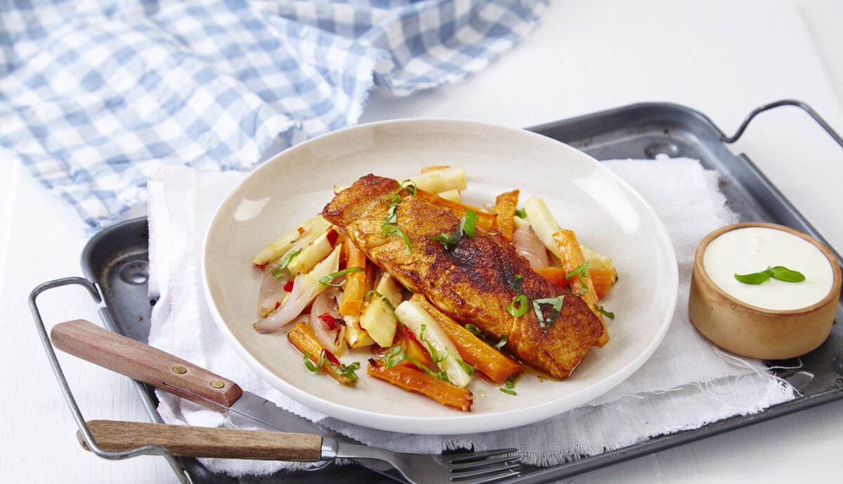 Laks med ovnsbakte grønnsaker