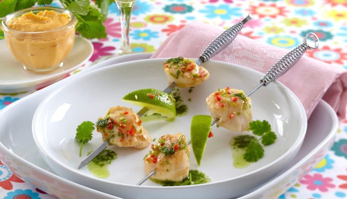 Korianderstekte kamskjell med søtpotetpuré