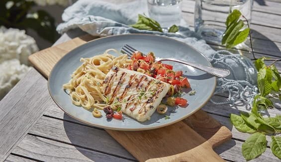 Grillet klippfisk med olivensalsa