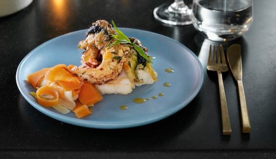 Hummer med estragonsmør og potetpuré