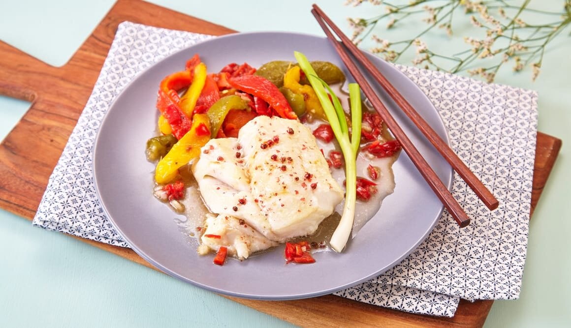 Ovnsbakt torsk med krydret paprikasalat