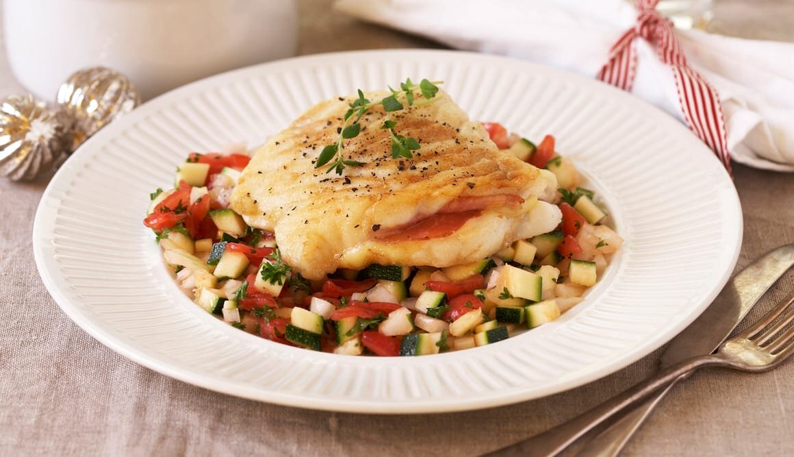 Stekt torsk med grønnsakssalsa