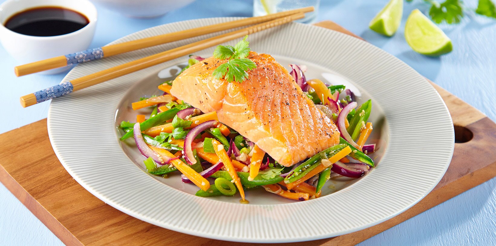 Asiatisk ørret med wokede grønnsaker