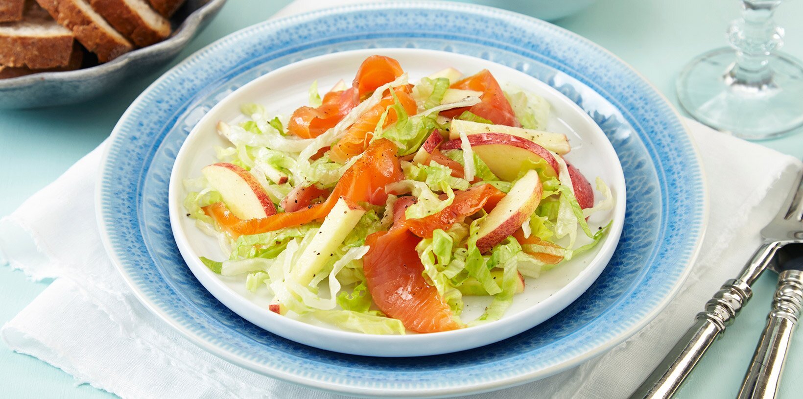 Røkt ørret med eplesalat