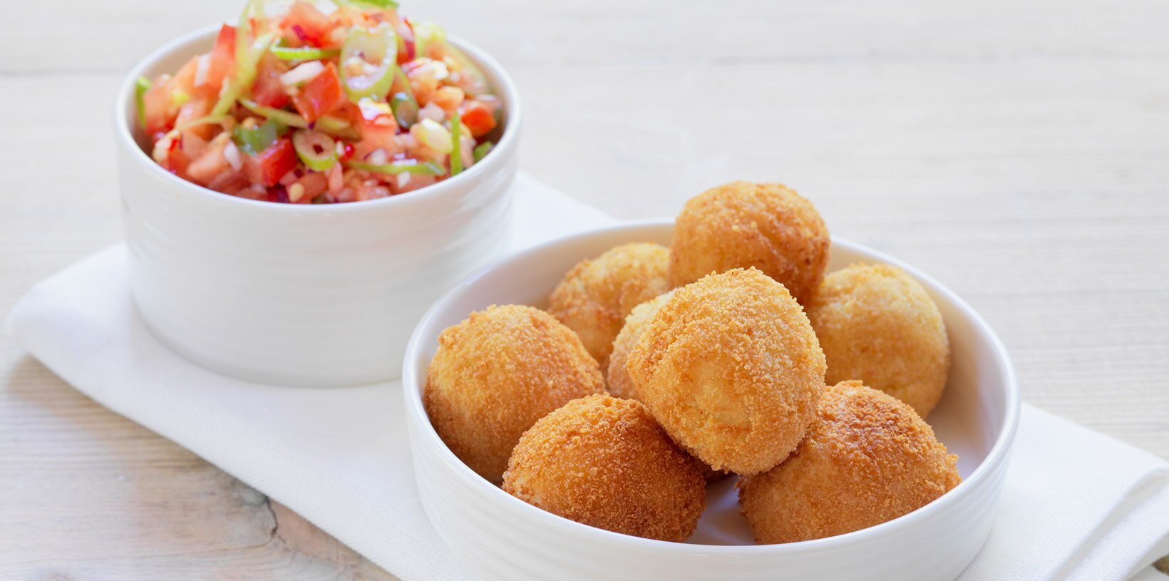 Klippfiskboller med salsa