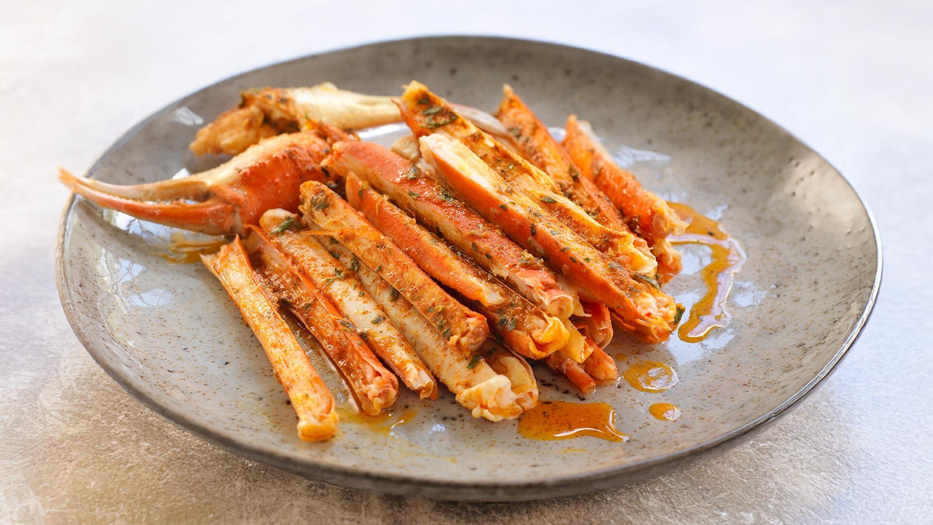 Ovnsbakt snøkrabbe med urtesmør