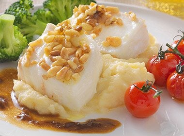 Ovnsbakt kveite med pinjekjerner