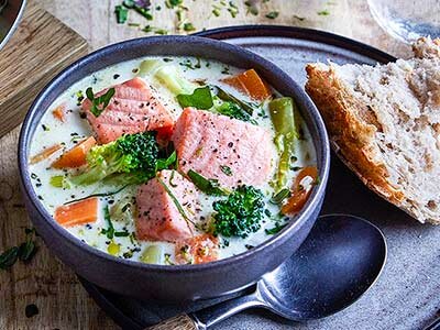 Fiskegryte med laks og grønnsaker