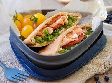 Grove pitabrød med laks