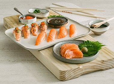 Nigiri og aburi nigiri med laks