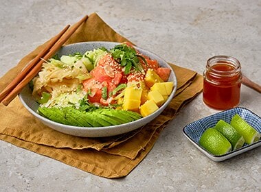 Poke bowl med spicy laks