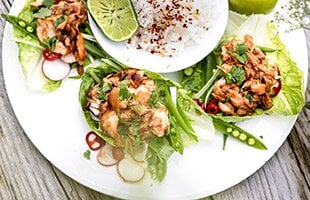 Pulled laks med asiatisk salat