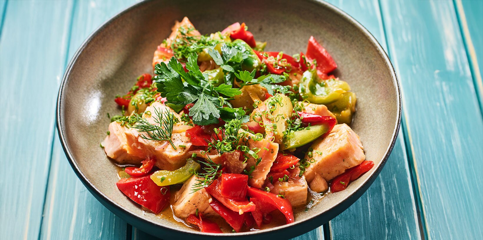 Pannelaks med spanske smaker "marmitako de Salmón Noruego"