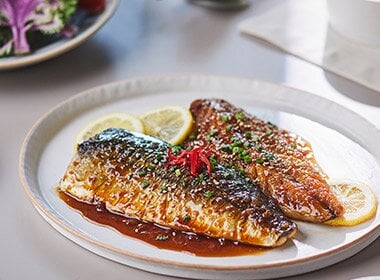 Teriyakimarinert makrell