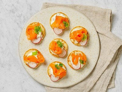 Blinis med røkt laks