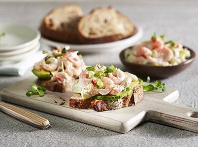 Rekesalat med hvitløksmajones, eple og chili