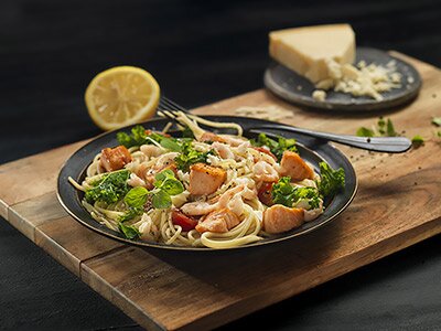 spaghetti med reker eller laks