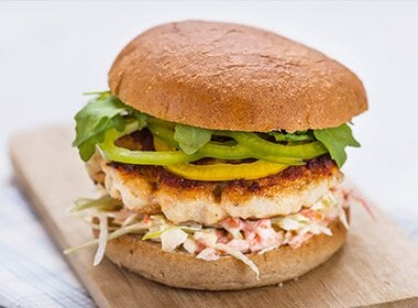 Grove seikaker med kålsalat