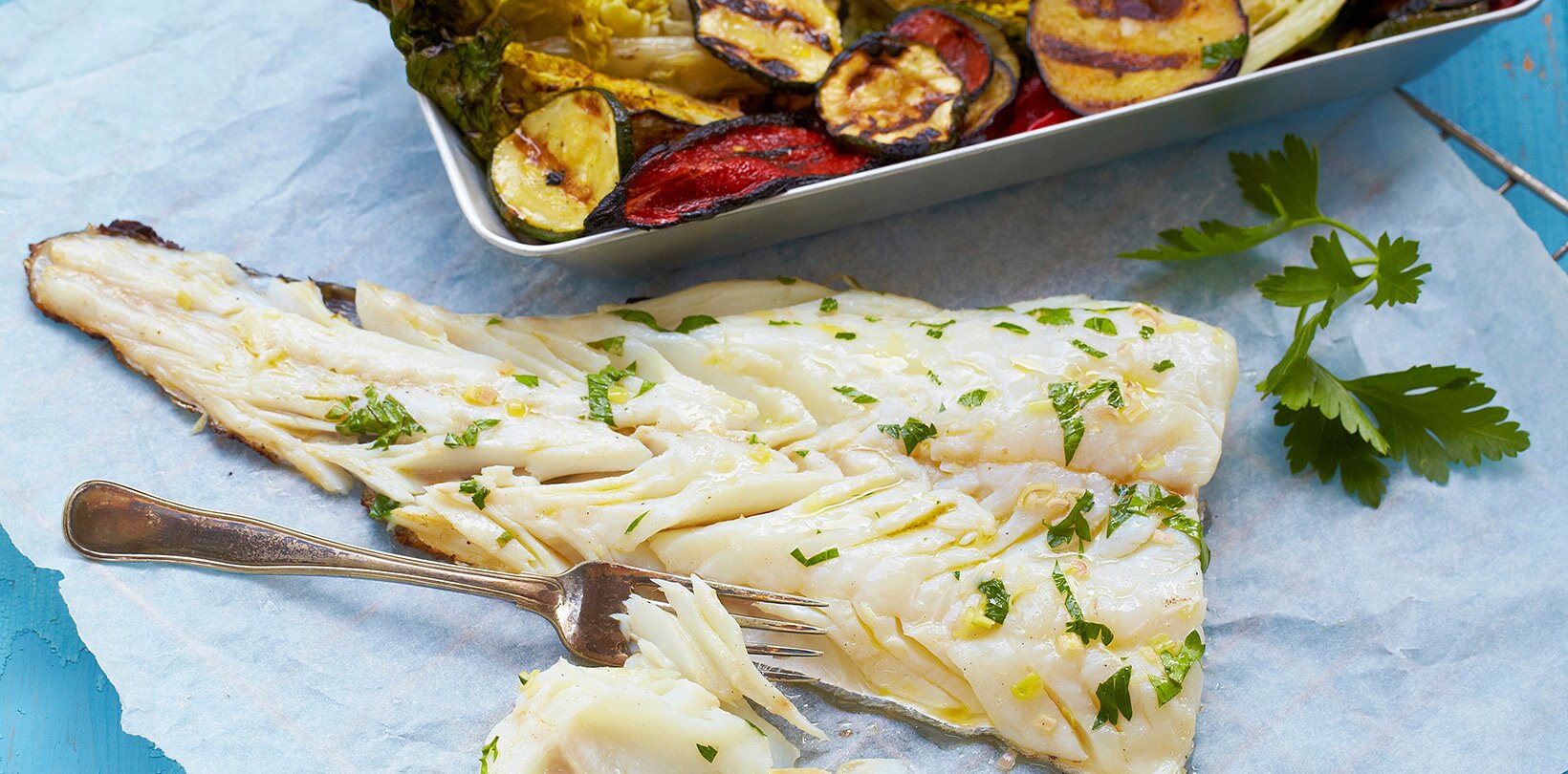 Grillet lettsaltet torsk med grønnsaker