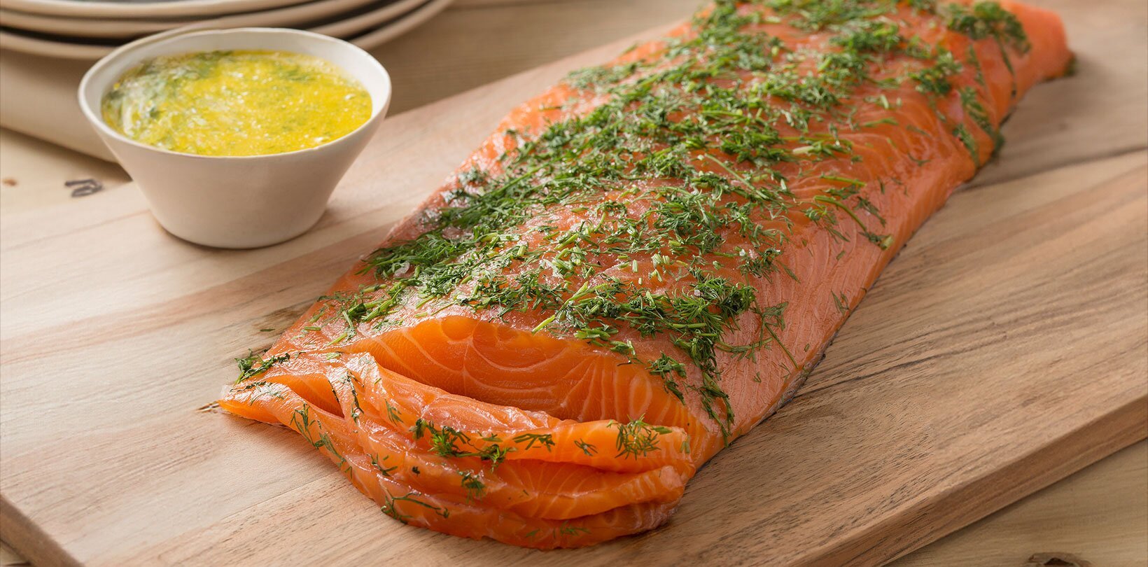 Gravlaks med sennepssaus