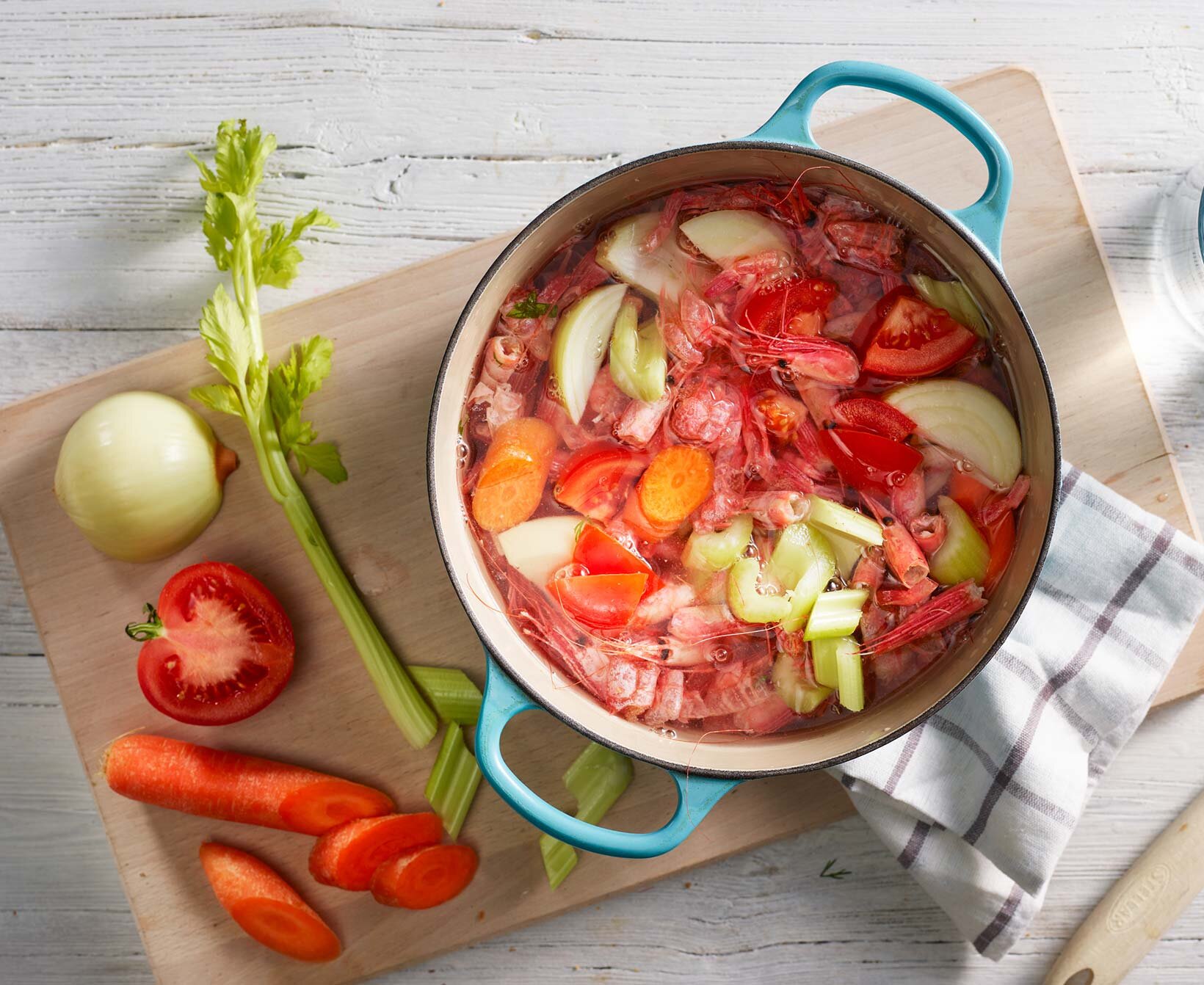 Forberedelse til å koke rekekraft