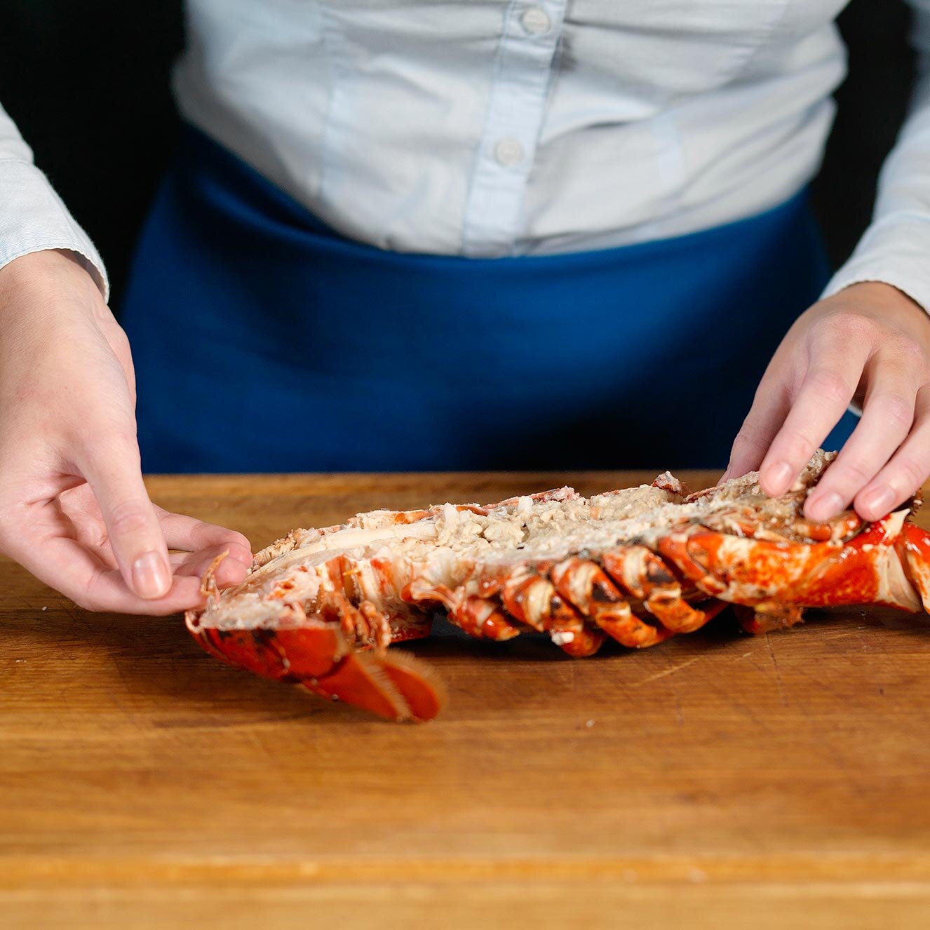 Fjern tarm på hummeren